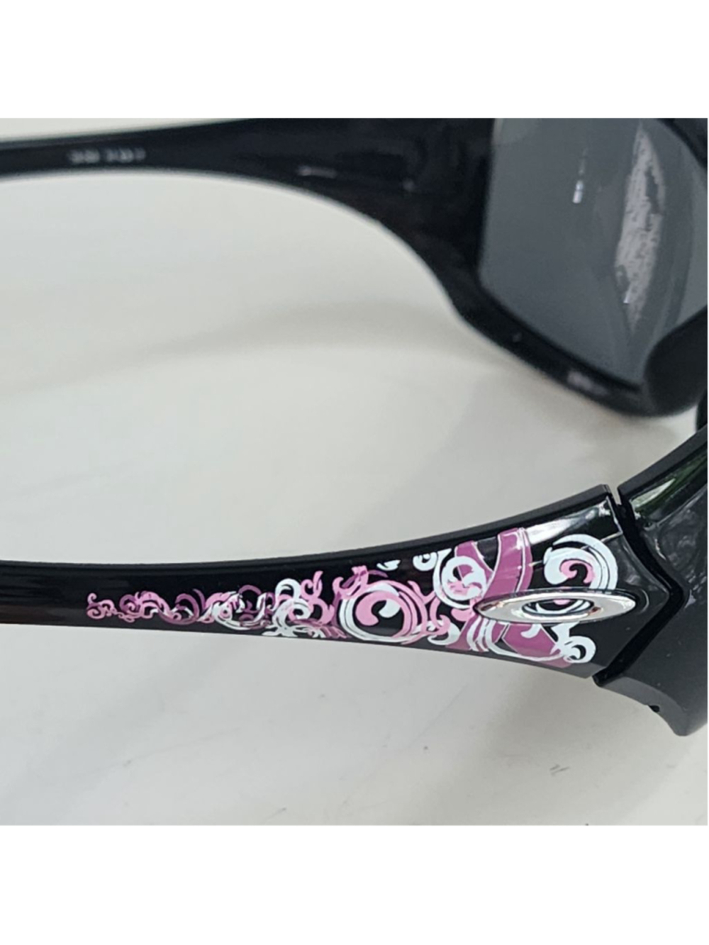 OAKLEY Ravishing Breast Cancer Awareness Edition Black Sunglasses Pink Accents - Picture 8 of 10